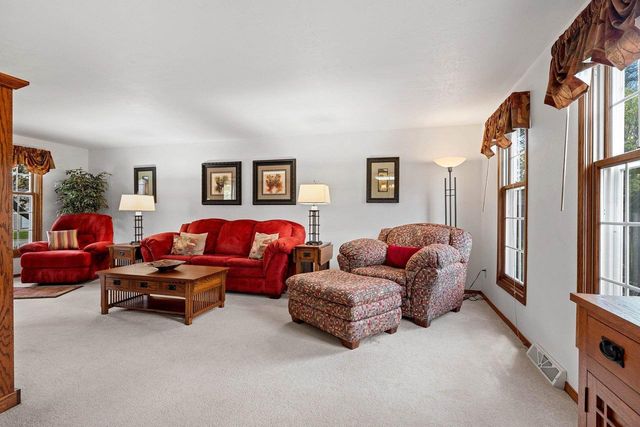 809 SPOONER COURT, De Pere, WI 54115
