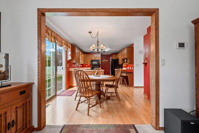 809 SPOONER COURT, De Pere, WI 54115
