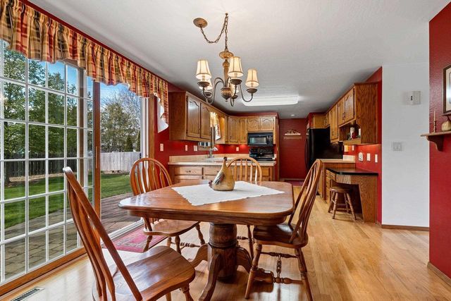 809 SPOONER COURT, De Pere, WI 54115