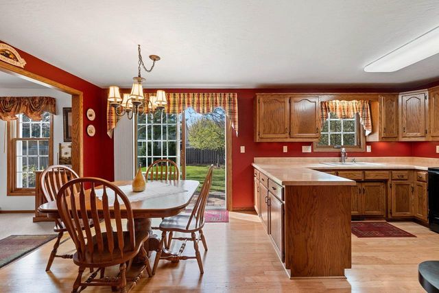 809 SPOONER COURT, De Pere, WI 54115