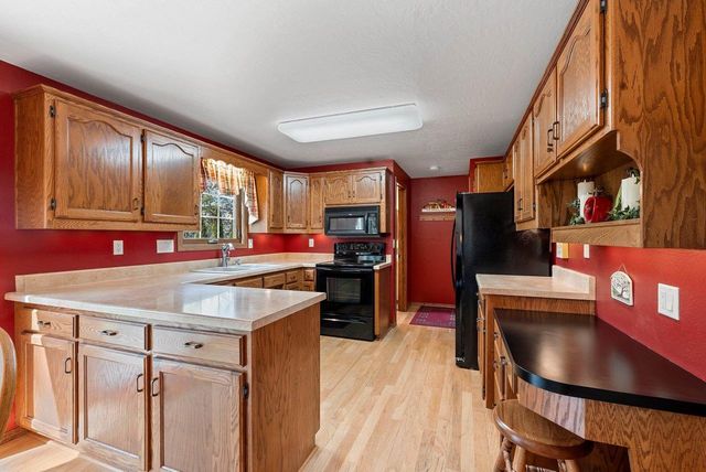 809 SPOONER COURT, De Pere, WI 54115