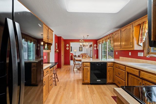 809 SPOONER COURT, De Pere, WI 54115