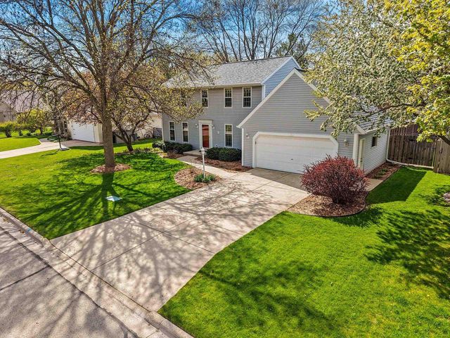 809 SPOONER COURT, De Pere, WI 54115