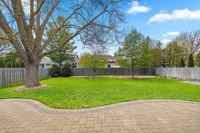809 SPOONER COURT, De Pere, WI 54115