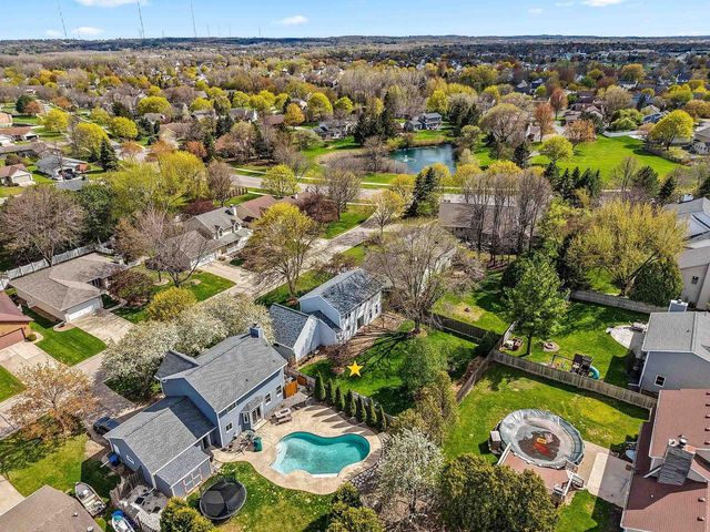 809 SPOONER COURT, De Pere, WI 54115
