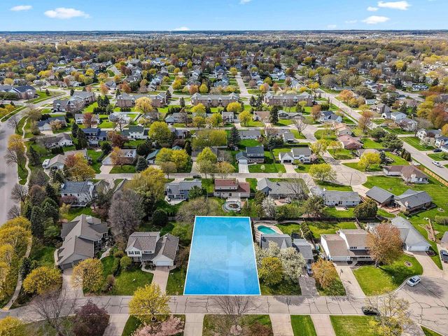 809 SPOONER COURT, De Pere, WI 54115