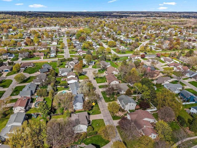 809 SPOONER COURT, De Pere, WI 54115