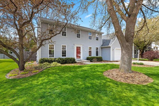 809 SPOONER COURT, De Pere, WI 54115