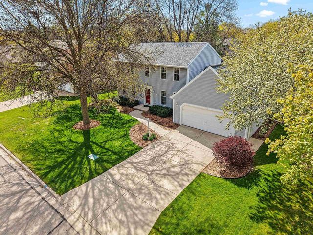 809 SPOONER COURT, De Pere, WI 54115