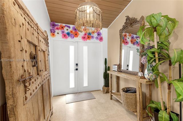 301 NE 115th St, Miami, FL 33161