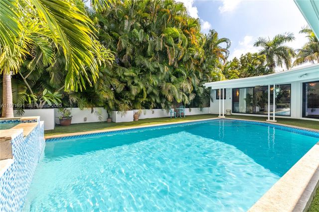 301 NE 115th St, Miami, FL 33161