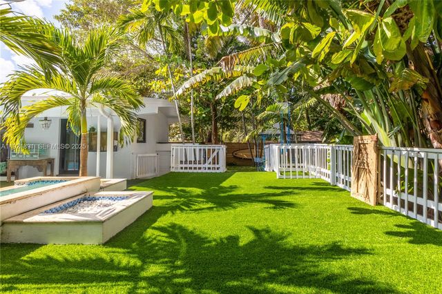 301 NE 115th St, Miami, FL 33161