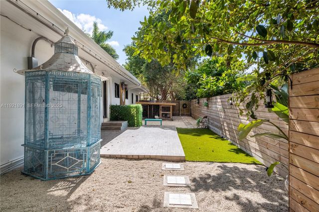 301 NE 115th St, Miami, FL 33161