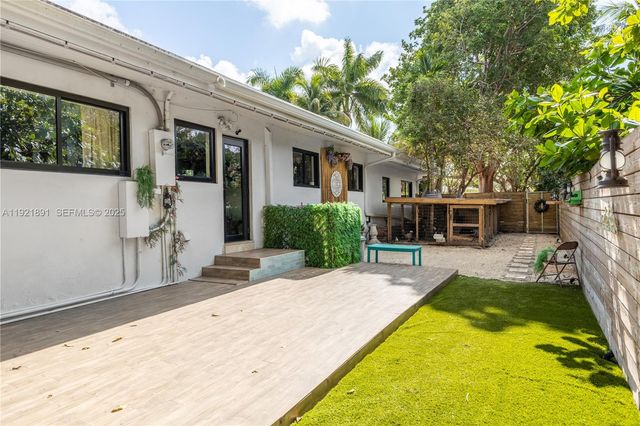 301 NE 115th St, Miami, FL 33161