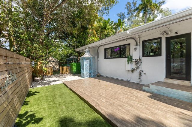 301 NE 115th St, Miami, FL 33161