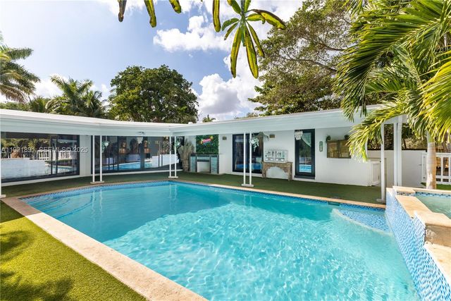 301 NE 115th St, Miami, FL 33161