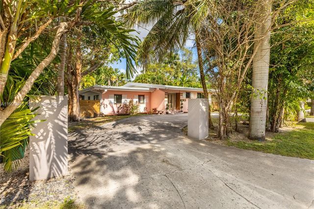 301 NE 115th St, Miami, FL 33161