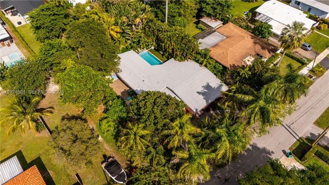 301 NE 115th St, Miami, FL 33161