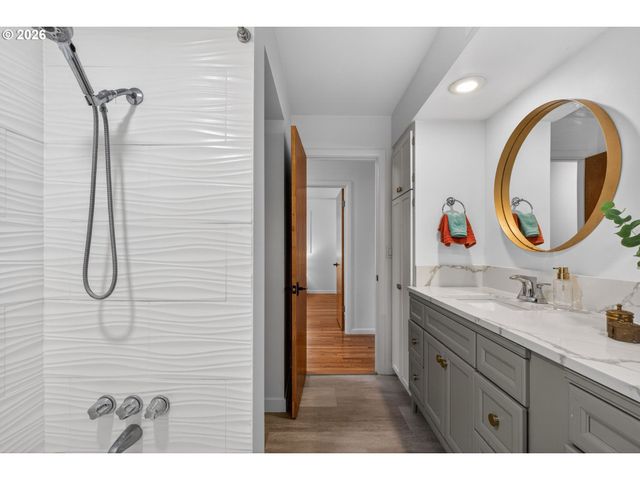 708 MANZANITA Way, Vancouver, WA 98661