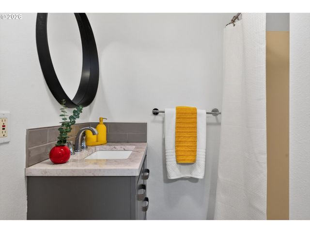 708 MANZANITA Way, Vancouver, WA 98661