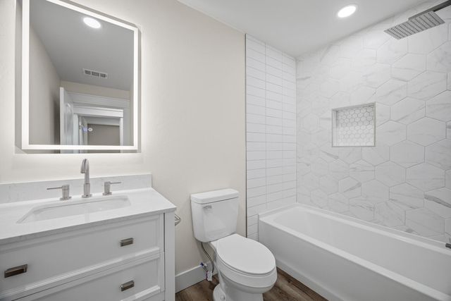 838 W Harold Avenue, Visalia, CA 93291