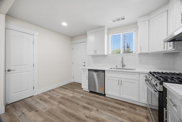 838 W Harold Avenue, Visalia, CA 93291