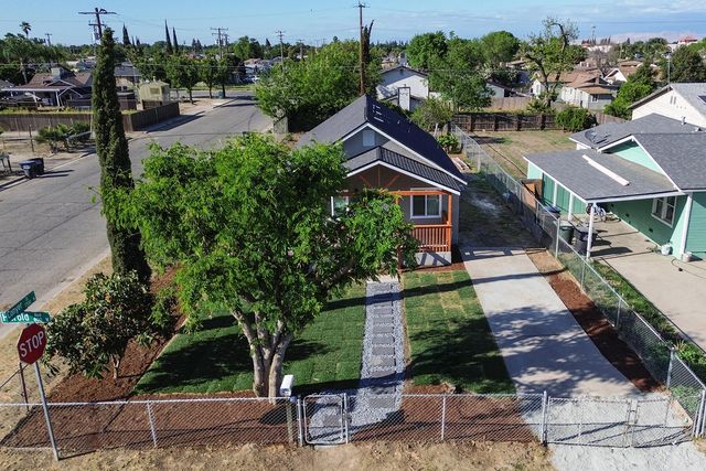 838 W Harold Avenue, Visalia, CA 93291