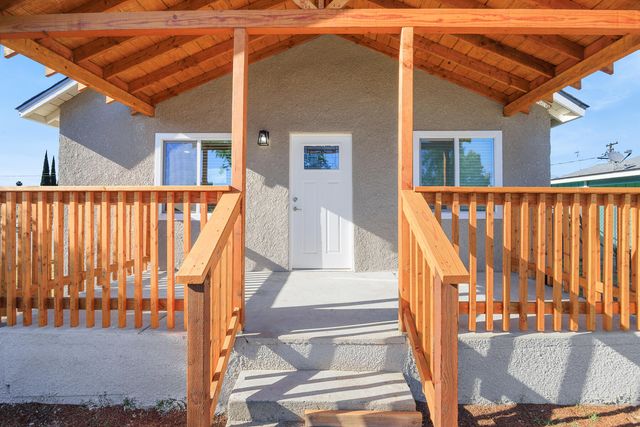 838 W Harold Avenue, Visalia, CA 93291