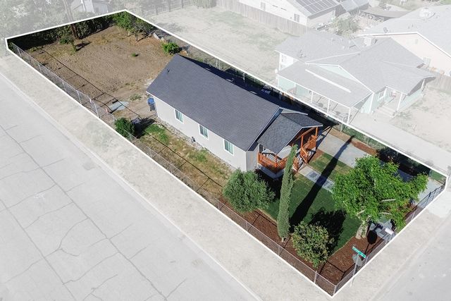 838 W Harold Avenue, Visalia, CA 93291