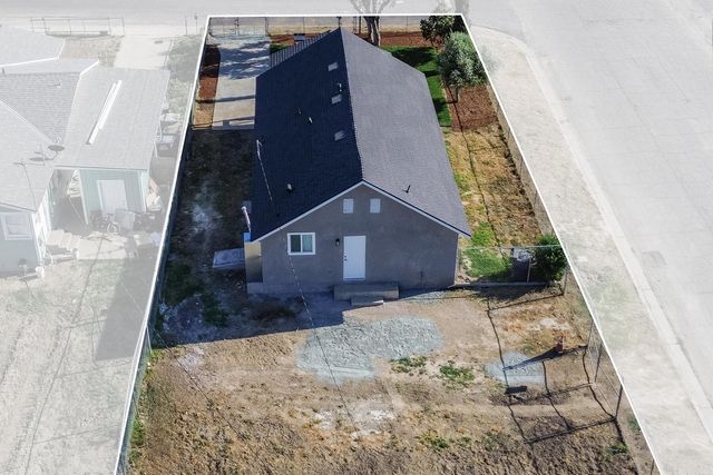 838 W Harold Avenue, Visalia, CA 93291