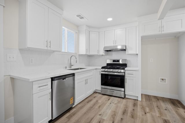 838 W Harold Avenue, Visalia, CA 93291