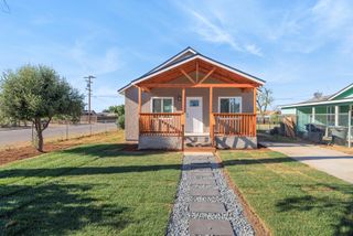 838 W Harold Avenue, Visalia, CA 93291