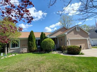 1560 N Delano Street, St Clair, MI 48079