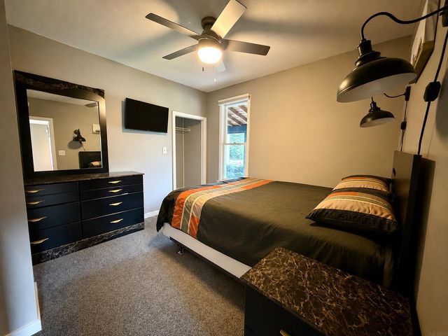1503 W 7th Street, Cedar Falls, IA 50613