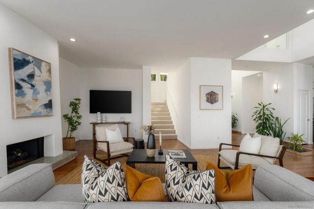 7784 Lookout Drive, La Jolla, CA 92037