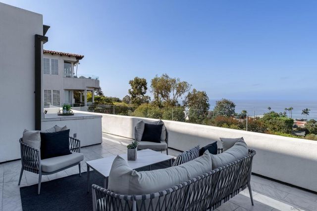 7784 Lookout Drive, La Jolla, CA 92037