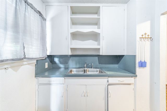1004 Edgefield Drive, Garland, TX 75040