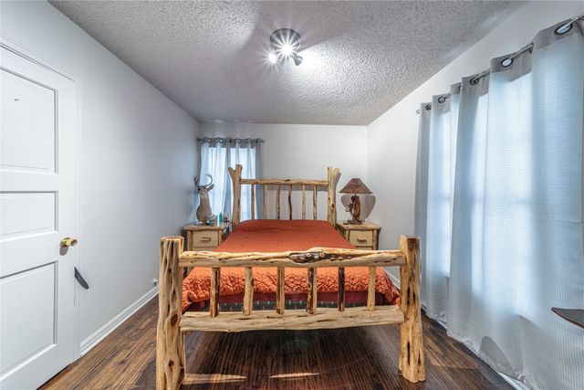 1004 Edgefield Drive, Garland, TX 75040
