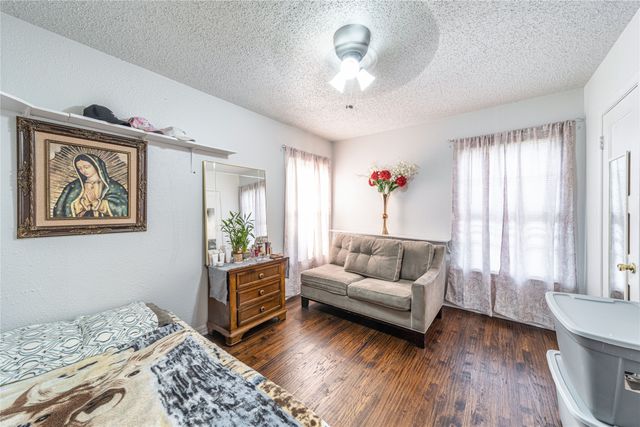 1004 Edgefield Drive, Garland, TX 75040