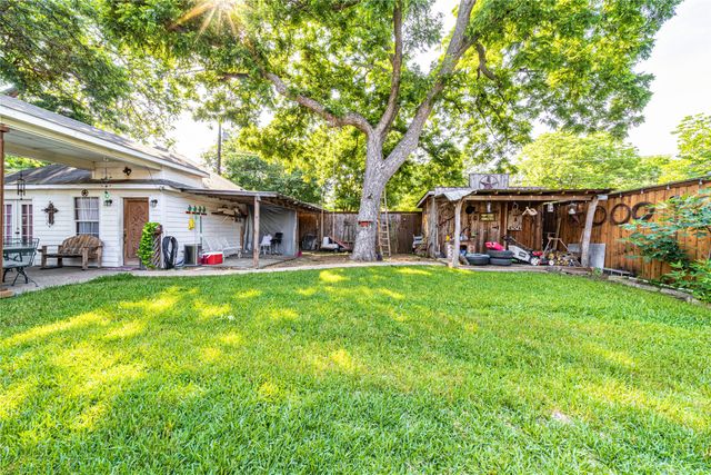 1004 Edgefield Drive, Garland, TX 75040