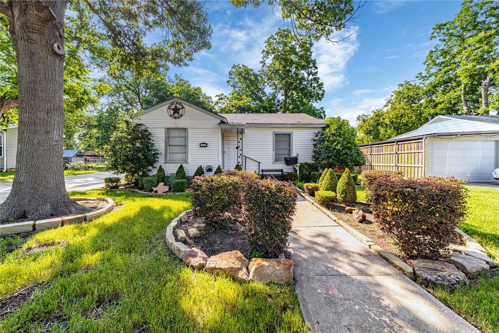 1004 Edgefield Drive, Garland, TX 75040