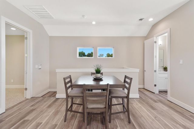 238 Julia Street E, Houston, TX 77022