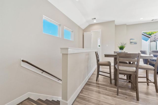 238 Julia Street E, Houston, TX 77022