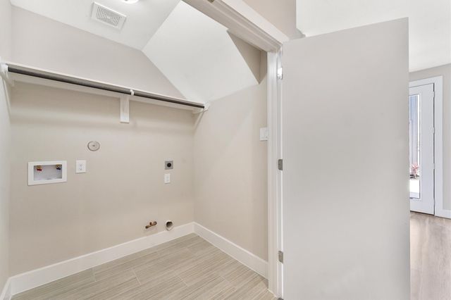 238 Julia Street E, Houston, TX 77022