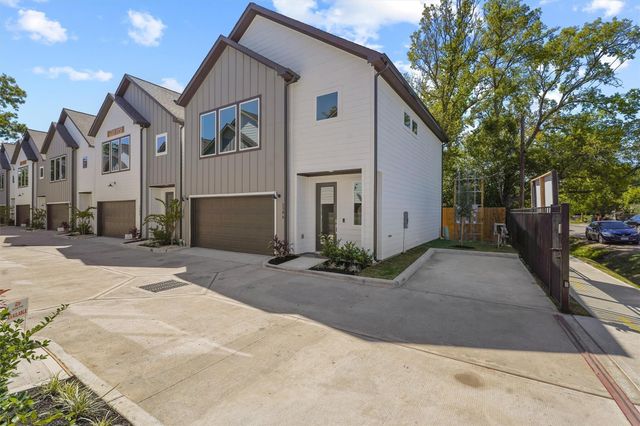 238 Julia Street E, Houston, TX 77022