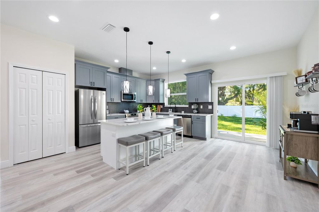 Image 8 of property listing at 6510 E 25TH AVENUE, Tampa, FL 33619