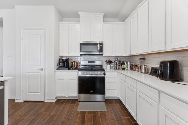 3260 Hunters Glen Drive, Aubrey, TX 76227