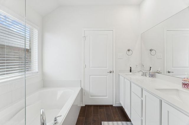 3260 Hunters Glen Drive, Aubrey, TX 76227