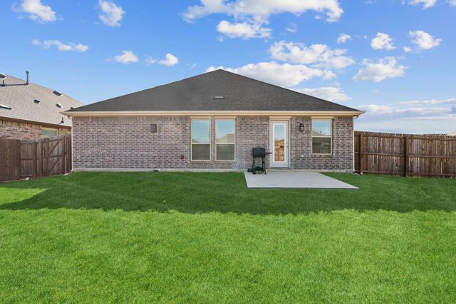3260 Hunters Glen Drive, Aubrey, TX 76227