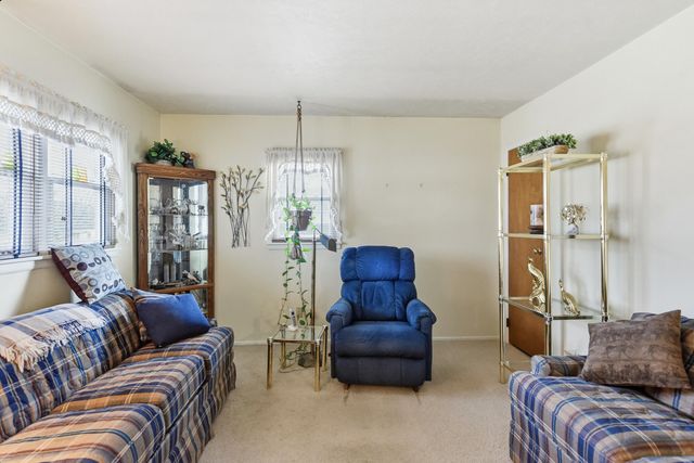 2123 AVENUE N, Council Bluffs, IA 51501